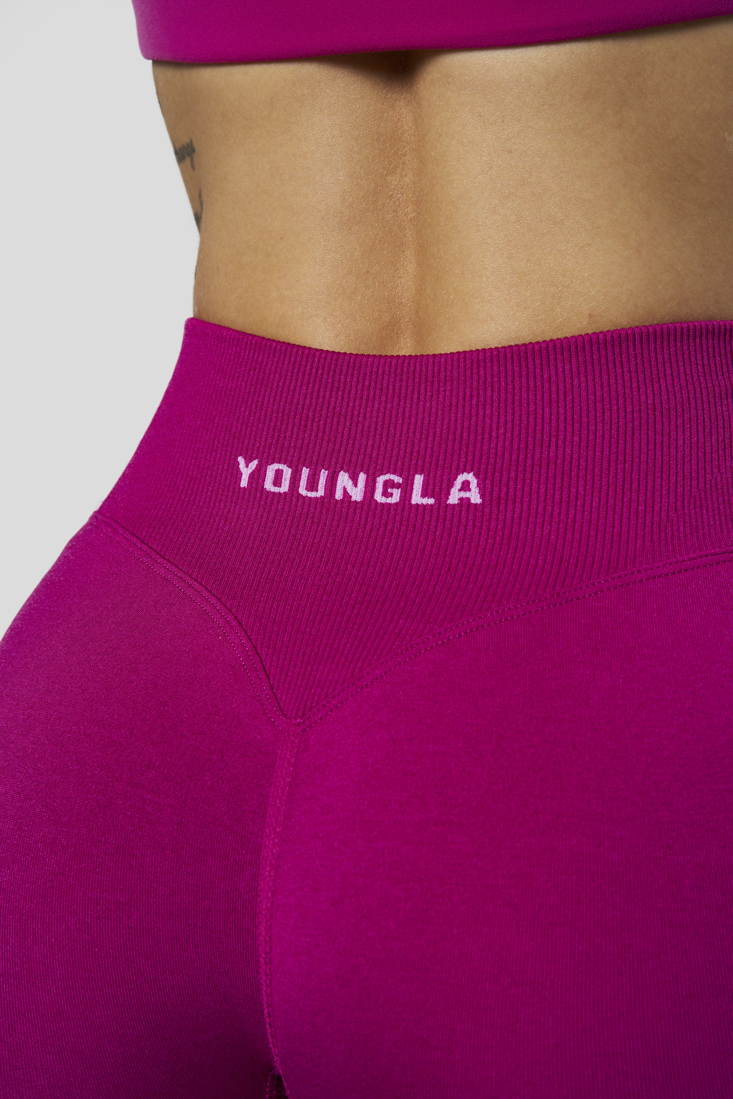 W252 Curve Hourglass Leggings Summer 26' - June 23