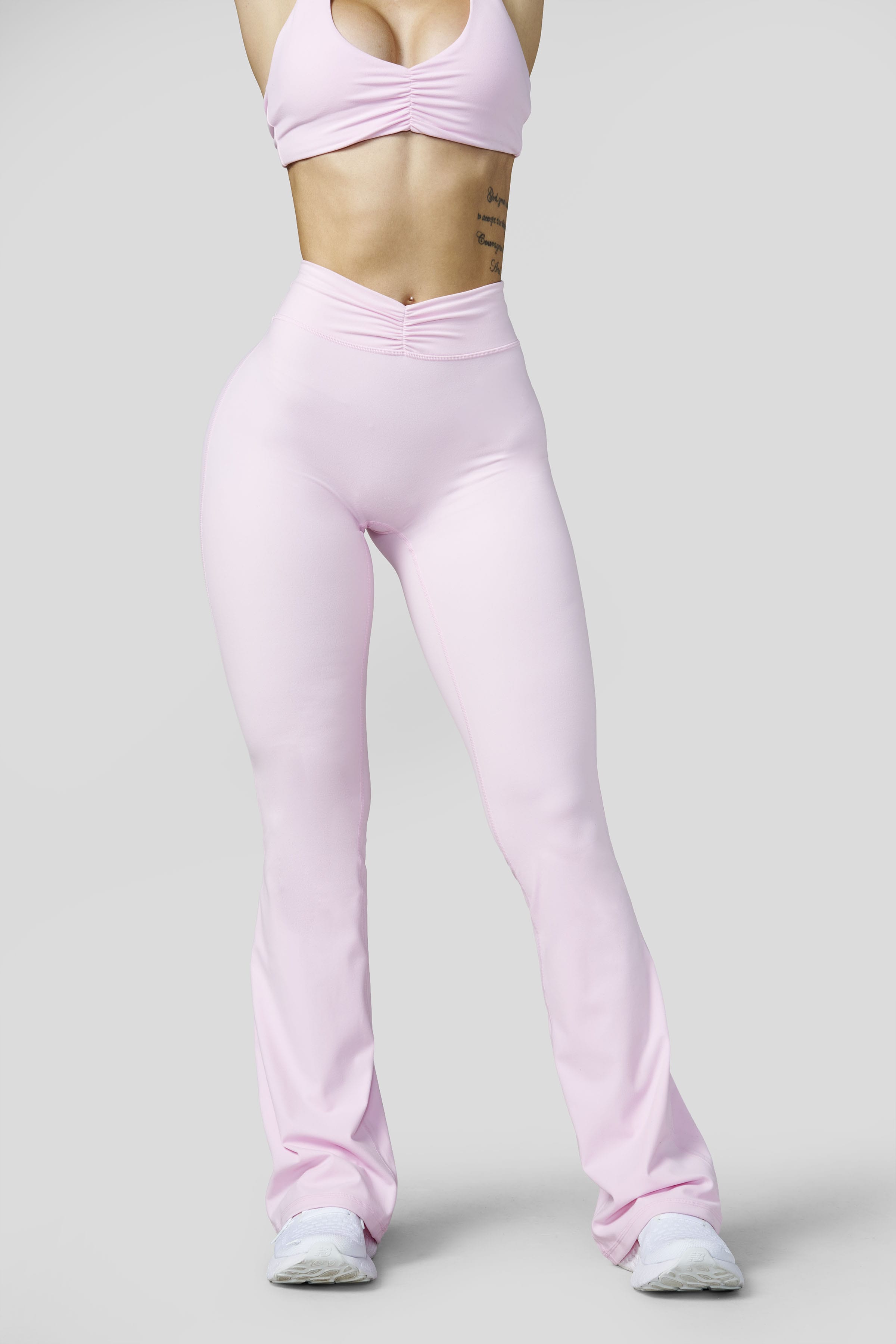 W2279 Buttersoft Scrunch Band Flare Leggings (short) - June 23