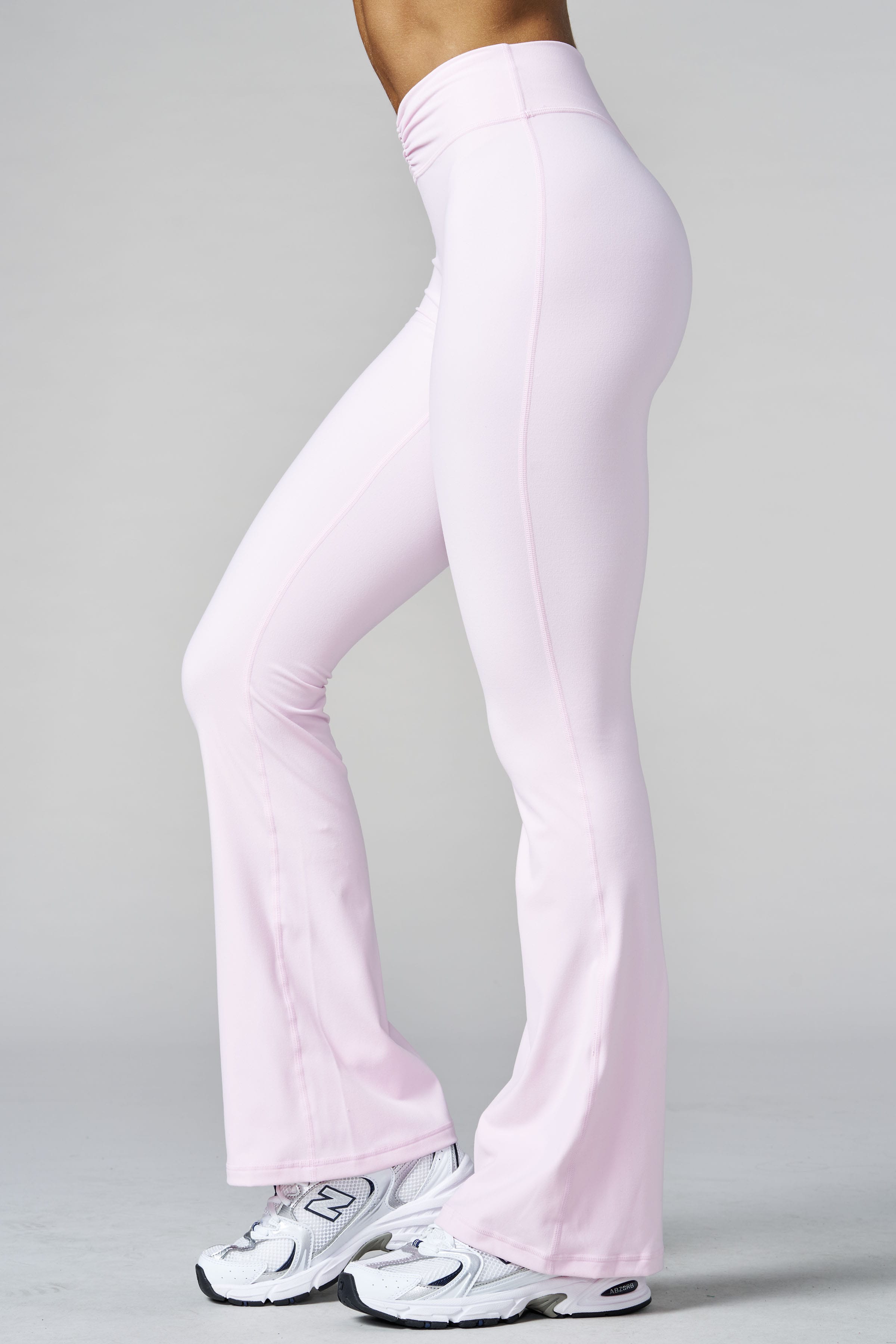 W2279 Buttersoft Scrunch Band Flare Leggings (short)