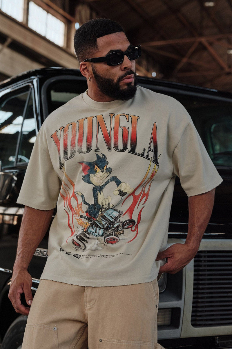4082 - Tom & Jerry Tees- Tom & Jerry oversized cotton tee featuring bold throwback graphics of classic cartoon scenes, midweight and collectible – Fight Time design