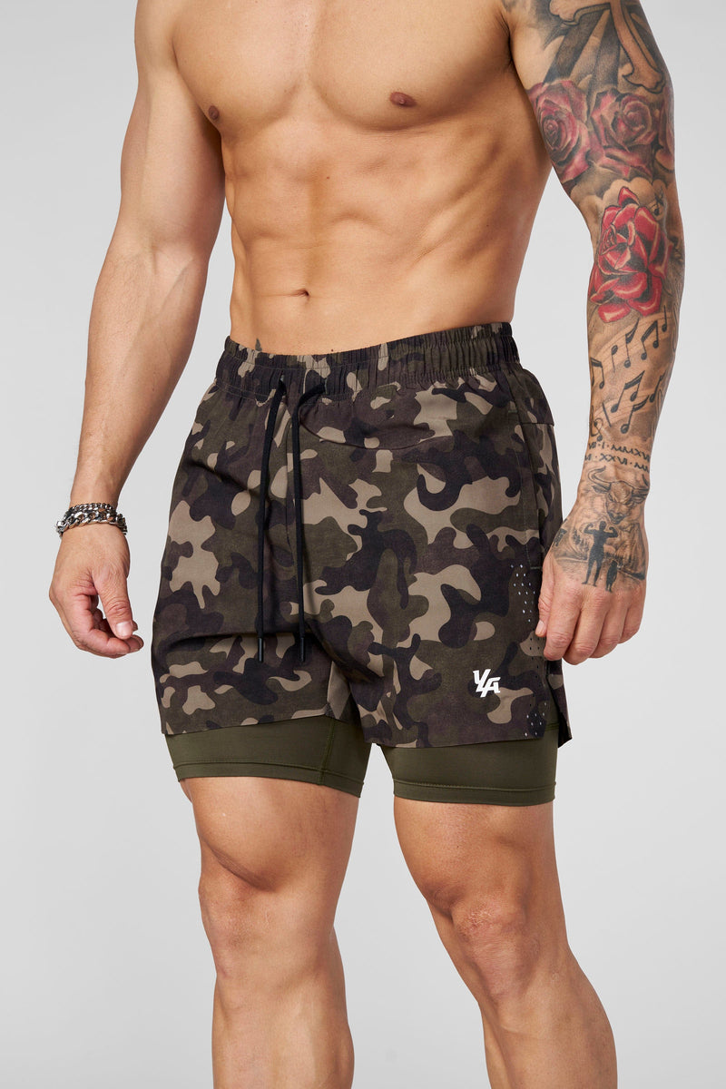 1047 - Camo Compression Shorts