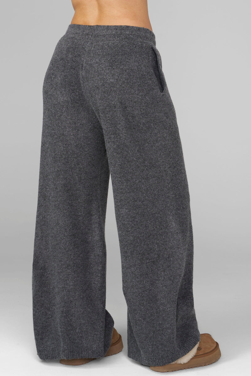 W2207 - Cozy Sweater Pant