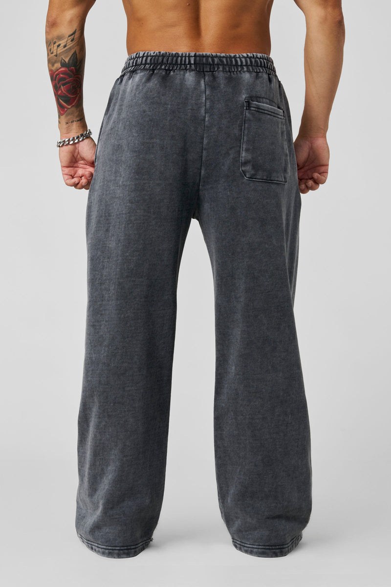 2067 - Elevated Essentials - Baggy Sweats - Baggy sweats in heavyweight cotton with relaxed silhouette, structured drape, soft feel, and subtle 'Elevated' detailing in colour Grey Wash.