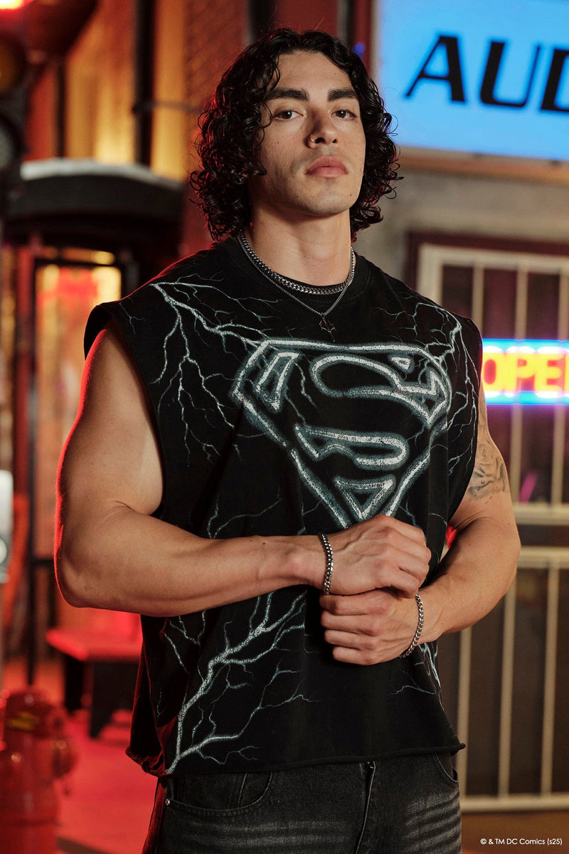 3004 - Superman Cut-Offs – 290 GSM cotton, bold front & back graphics. Durable, premium feel for training or everyday style in Bulletproof.