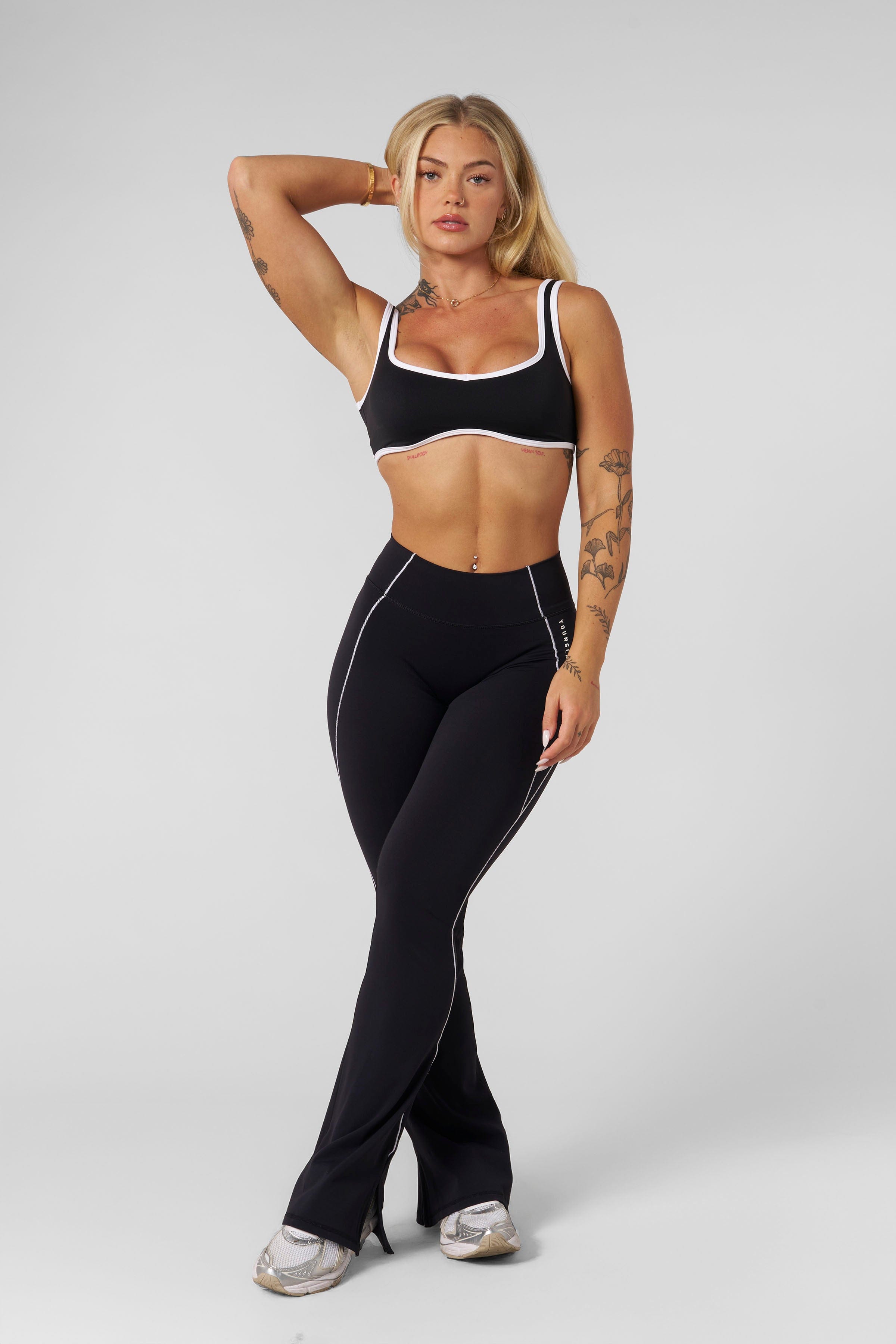 W366 - Elevate outline Bra
— soft, brushed fabric with a sweetheart neckline, removable pads, and a comfortable fit for lounging, light activity, or layering in Black