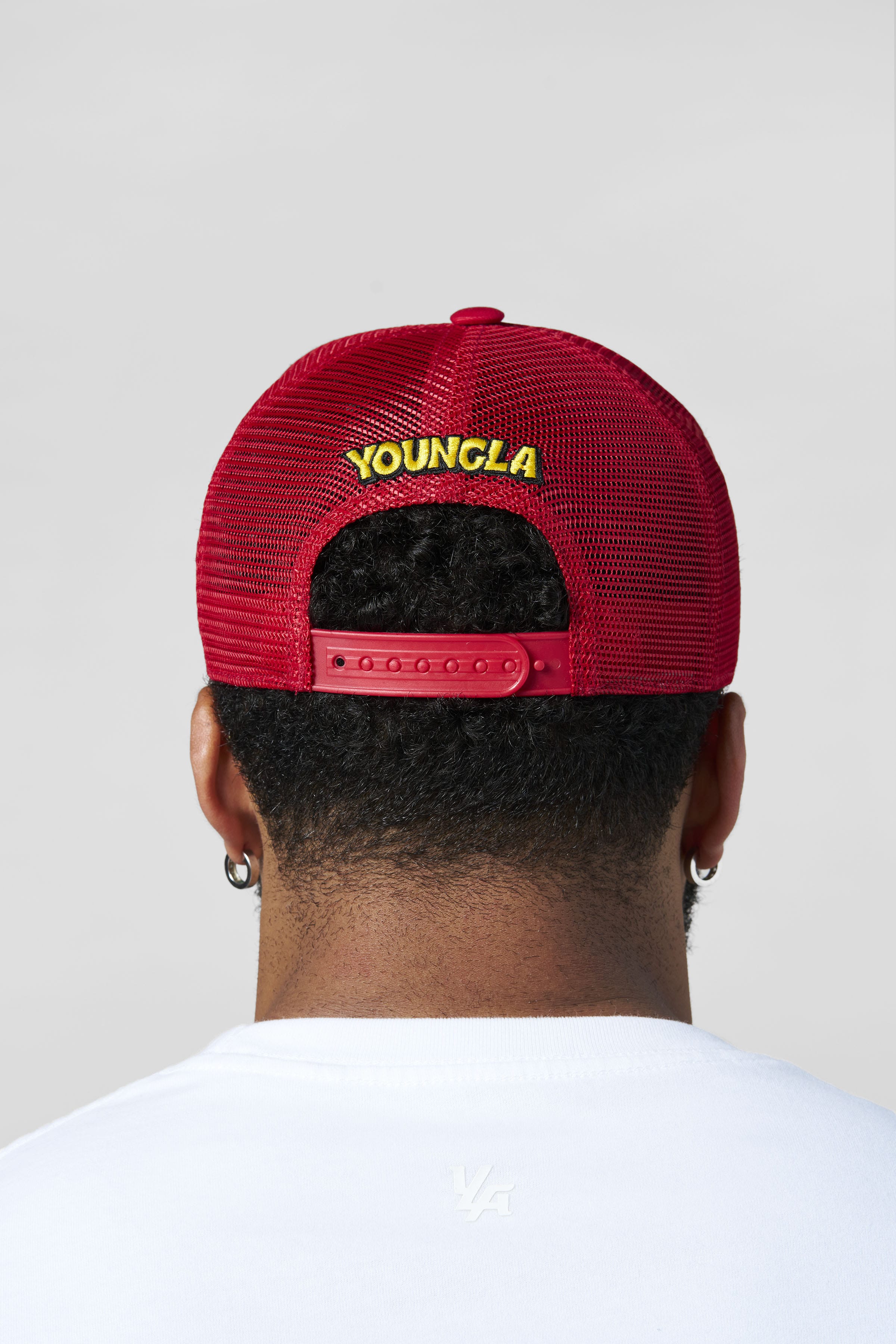 9135 - Looney Tunes Patch Trucker Hats - July 7th