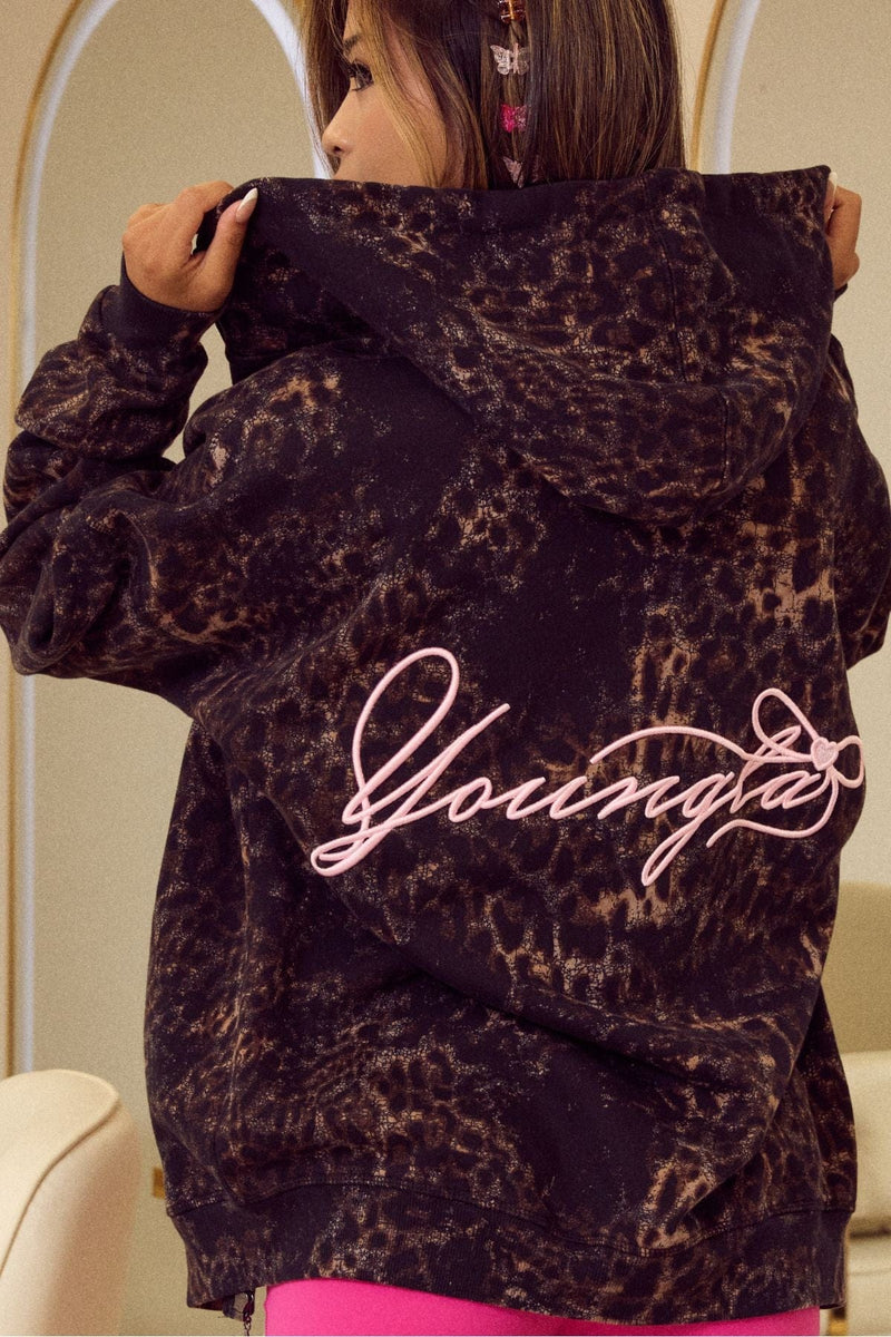 W533 Flashback Zip Hoodie - Y2K-inspired oversized zip-up hoodie with mid-weight fabric combining comfort and structure with a bold retro early-2000s style in colour Leopard.
