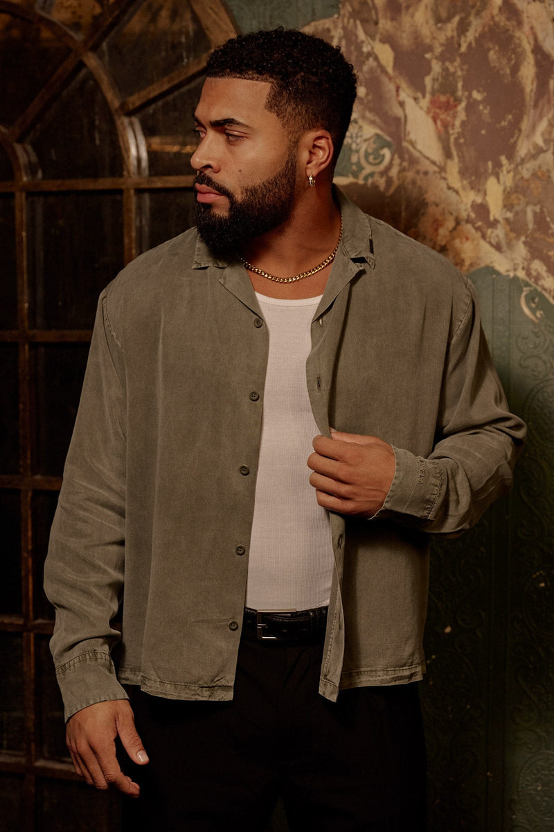 8053 - Flowy Button-ups