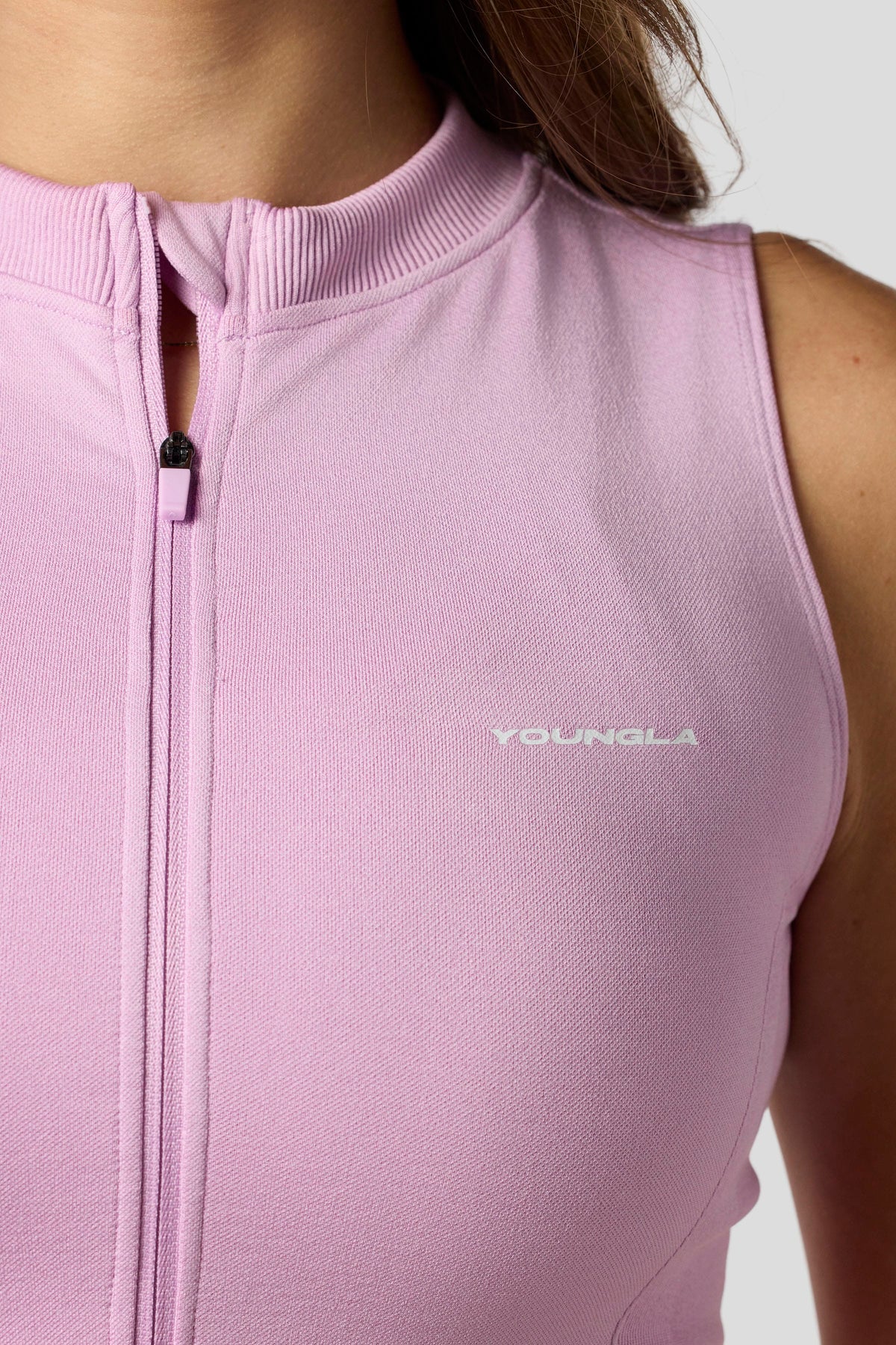 W4342 - Pulse Seamless Zip Tank