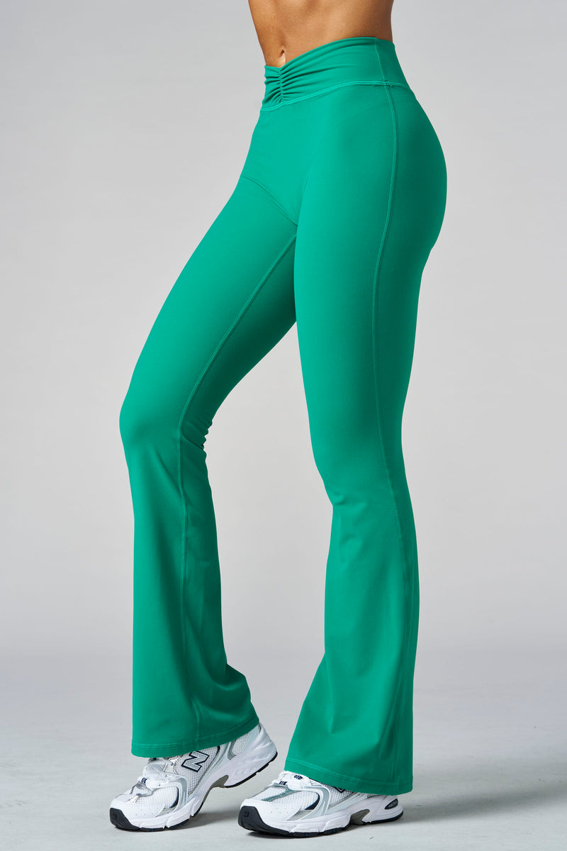 W2279 Buttersoft Scrunch Band Flare Leggings (short)