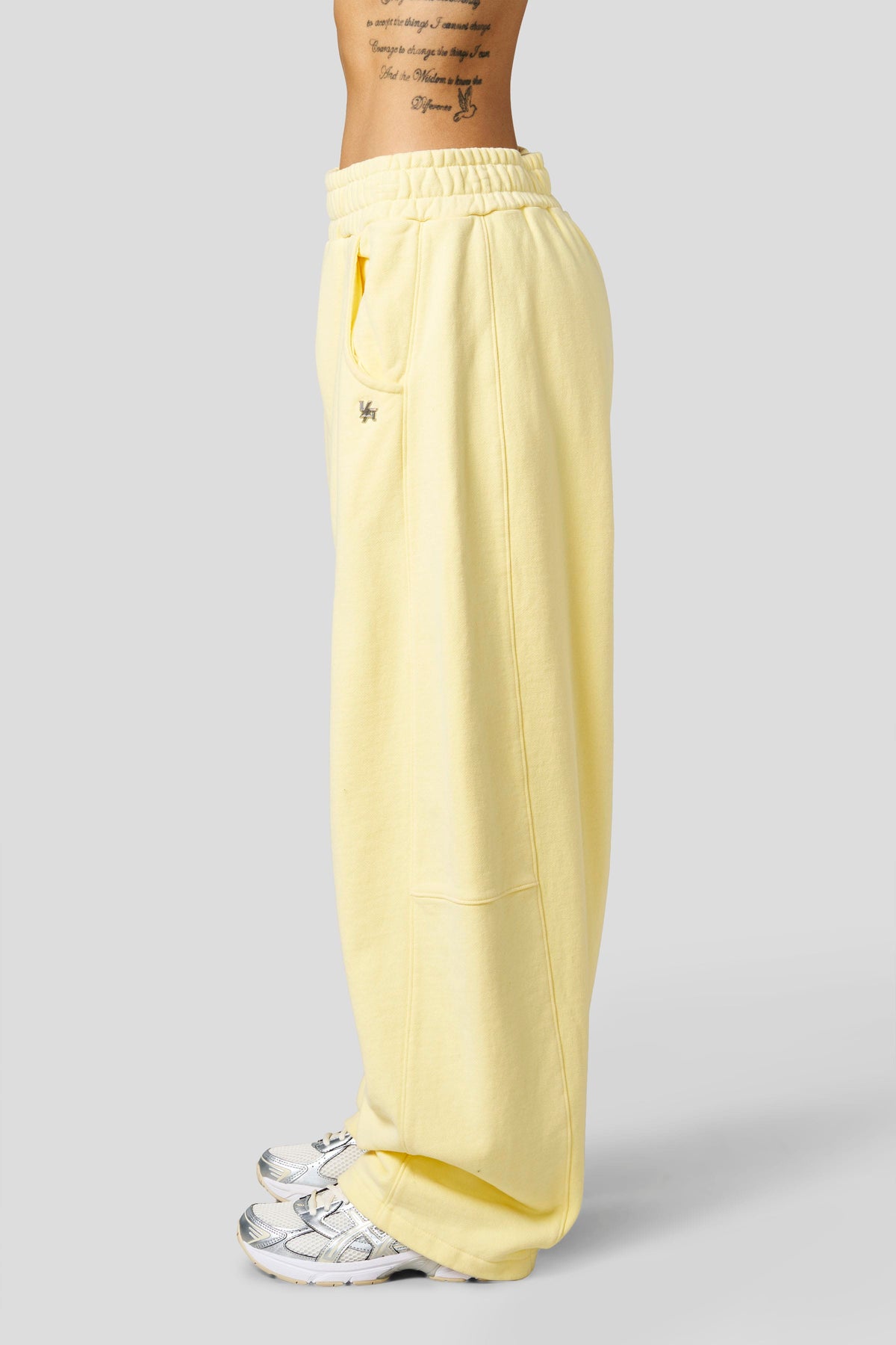 W2255 - Studio Barrel Jogger New - September 30th