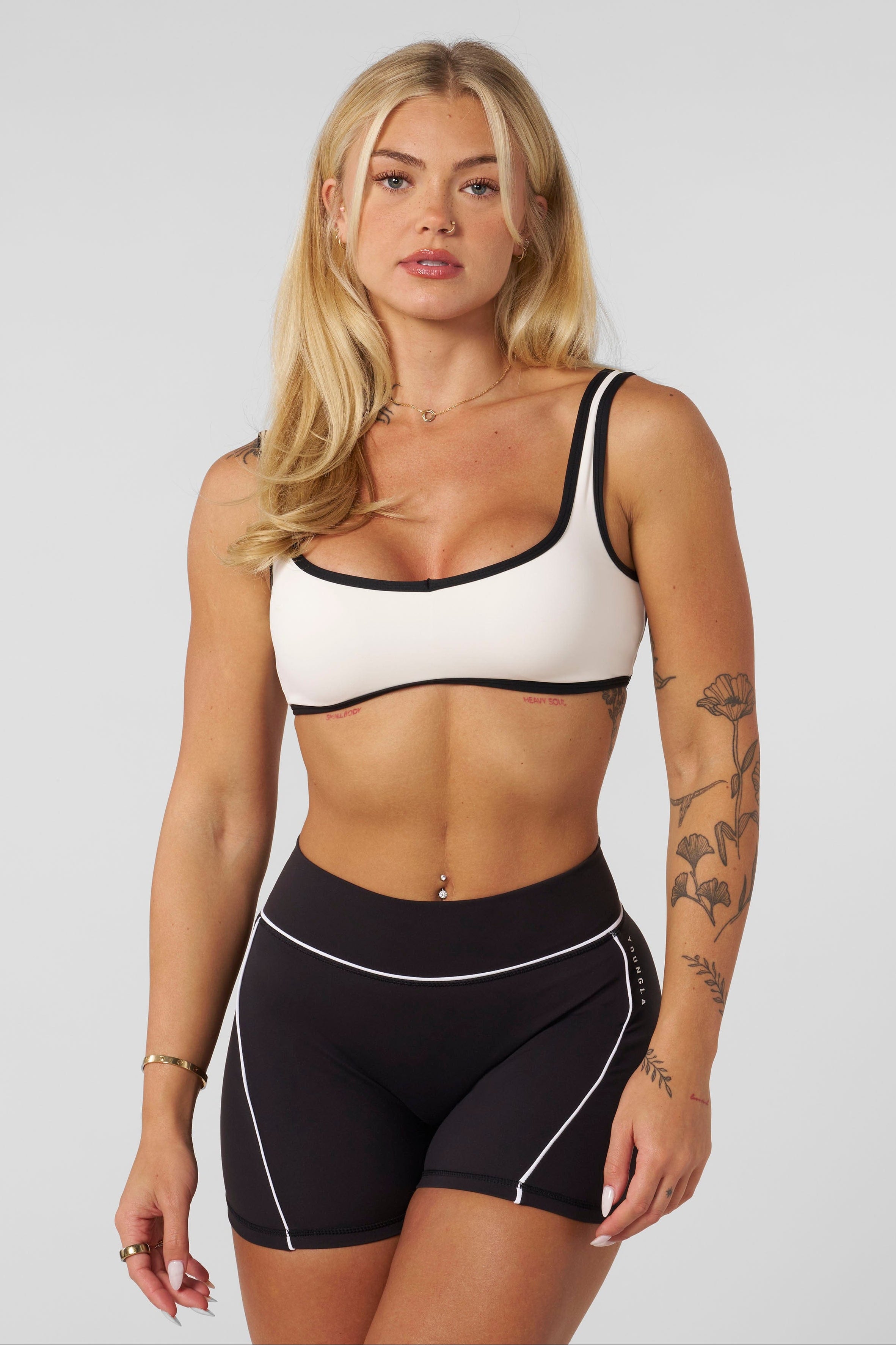 W366 - Elevate outline Bra
— soft, brushed fabric with a sweetheart neckline, removable pads, and a comfortable fit for lounging, light activity, or layering in Cream