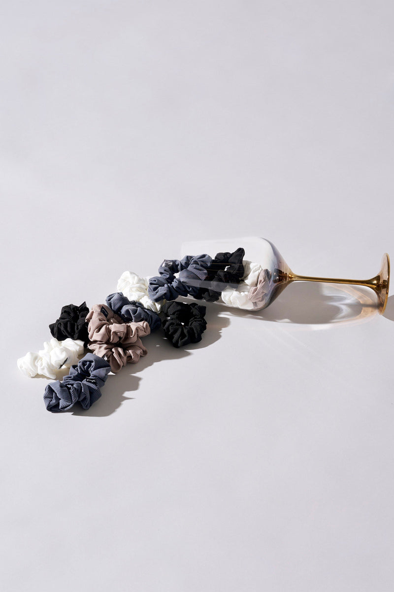 W625 Ribbed Scrunchie