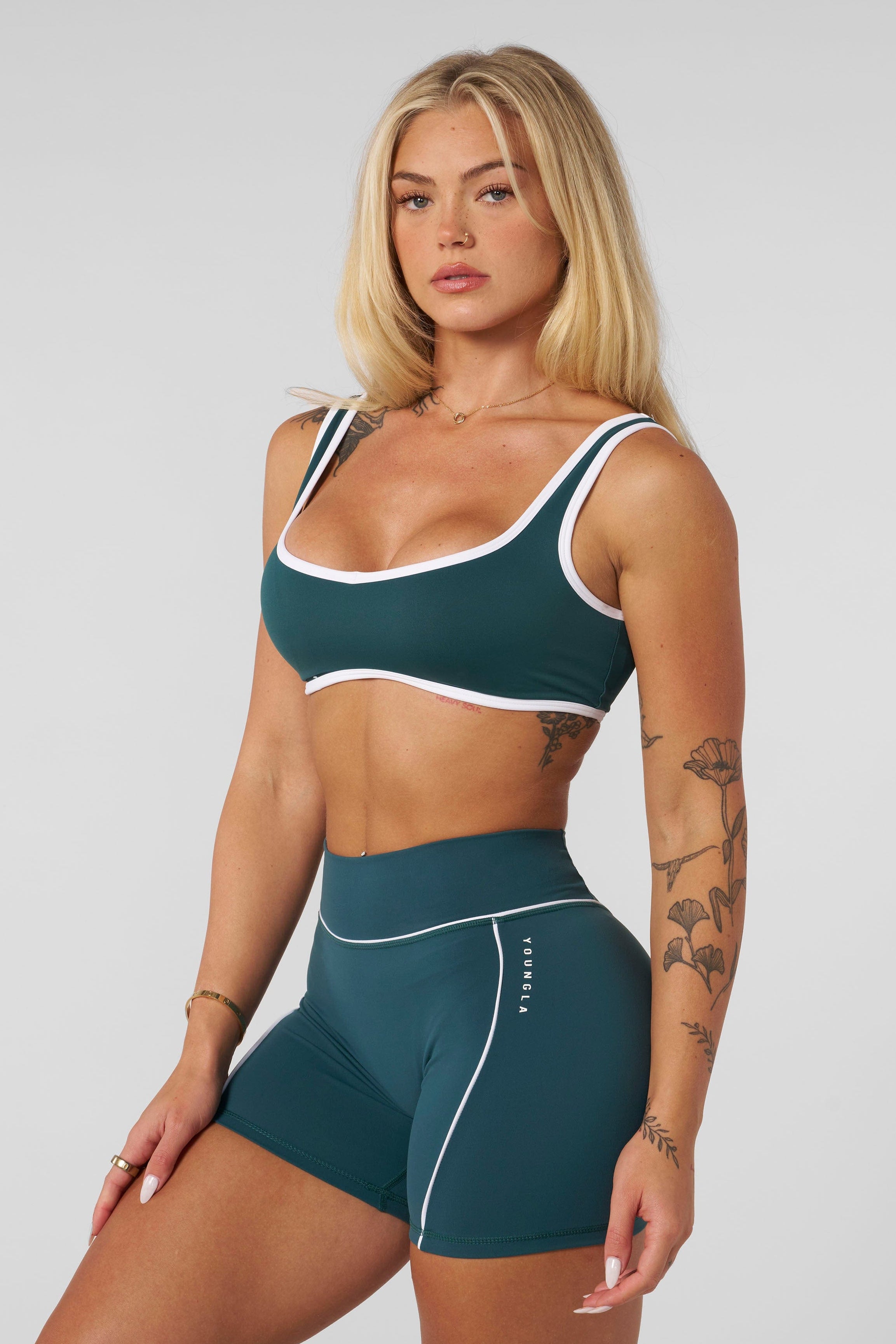 W366 - Elevate outline Bra
— soft, brushed fabric with a sweetheart neckline, removable pads, and a comfortable fit for lounging, light activity, or layering in Teal