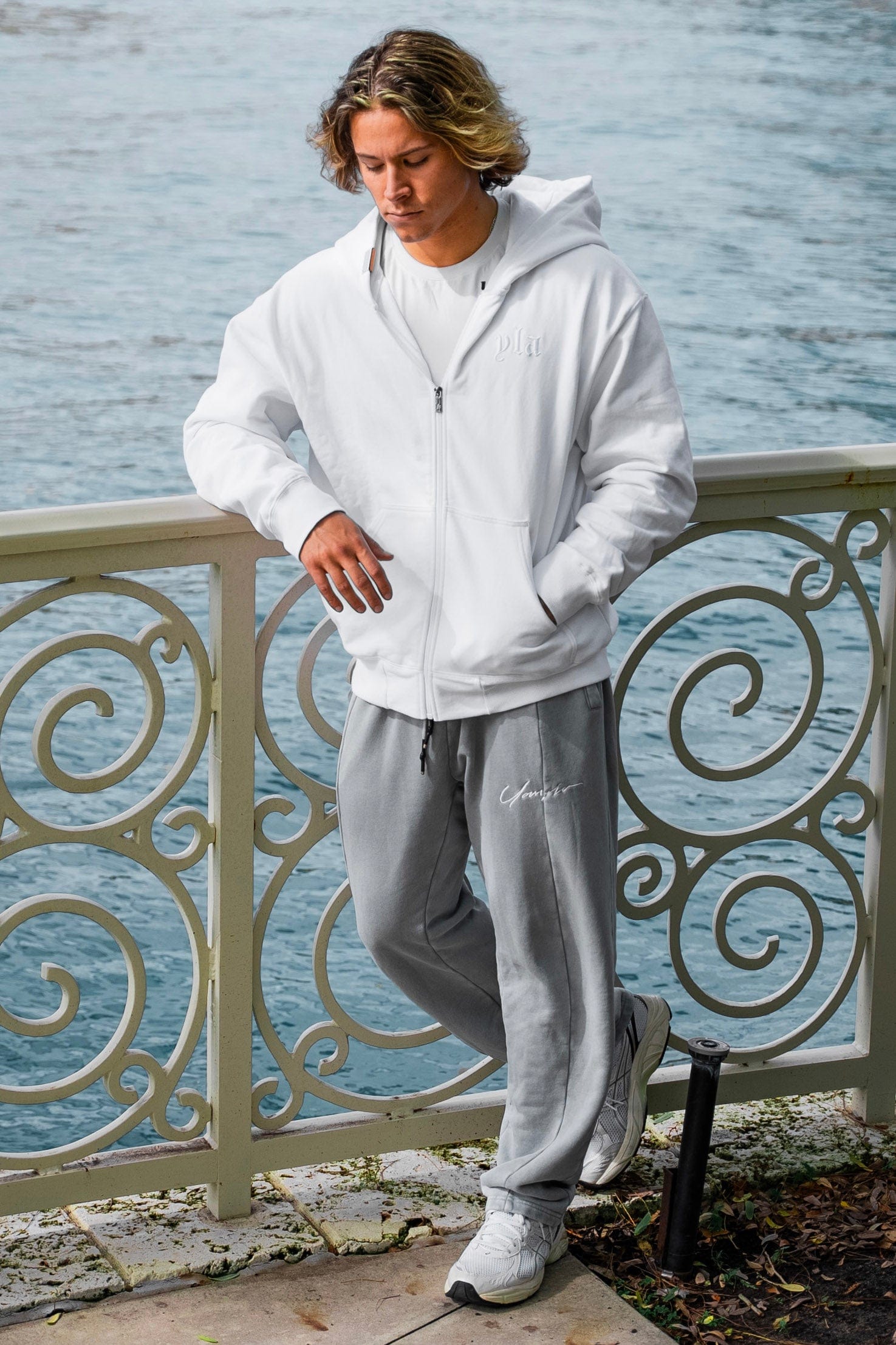 5066 Metal Zip Up