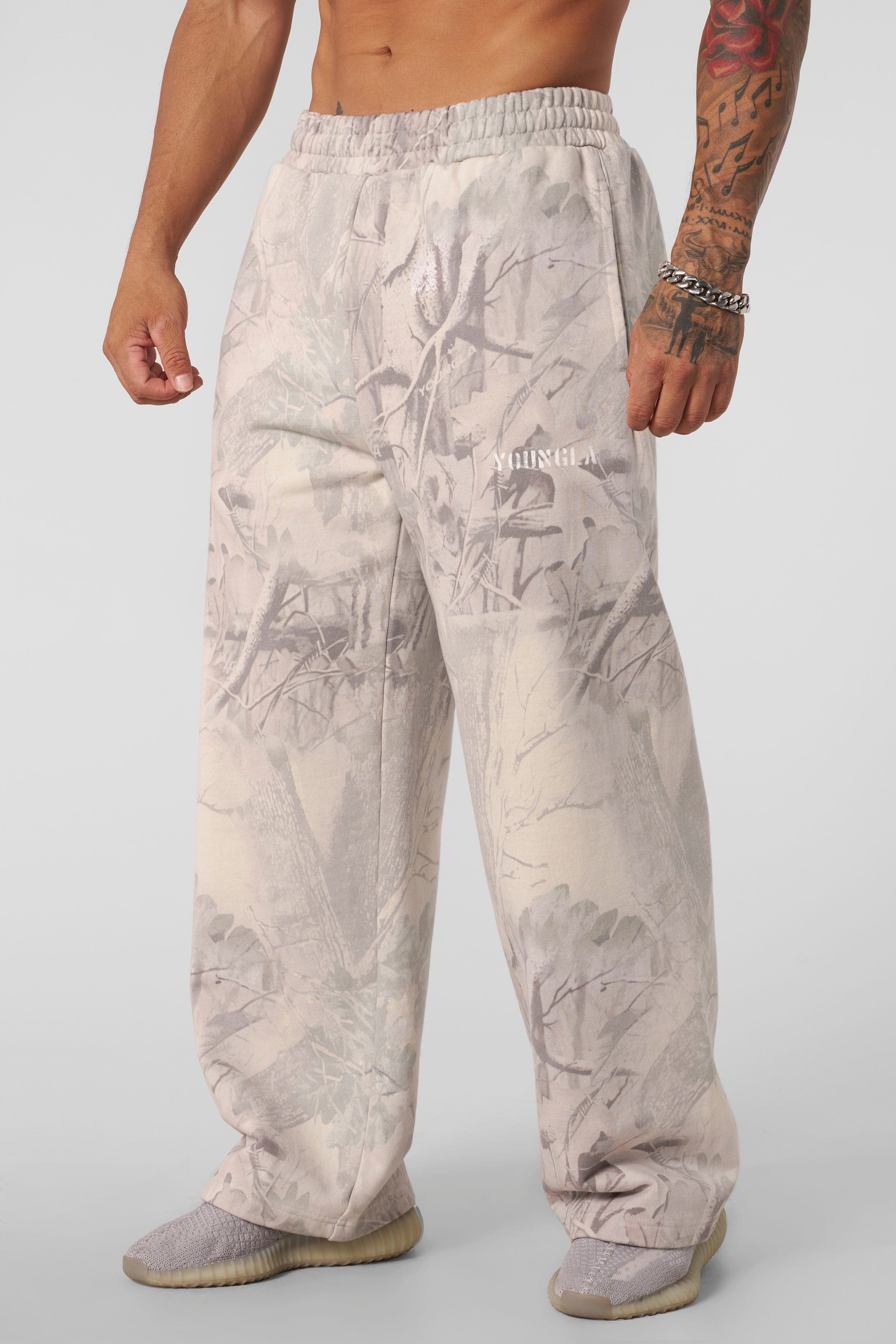 neith. Layered Crush SweatPantsCamo×Gray CAMO CROPPED SWEATPANTS