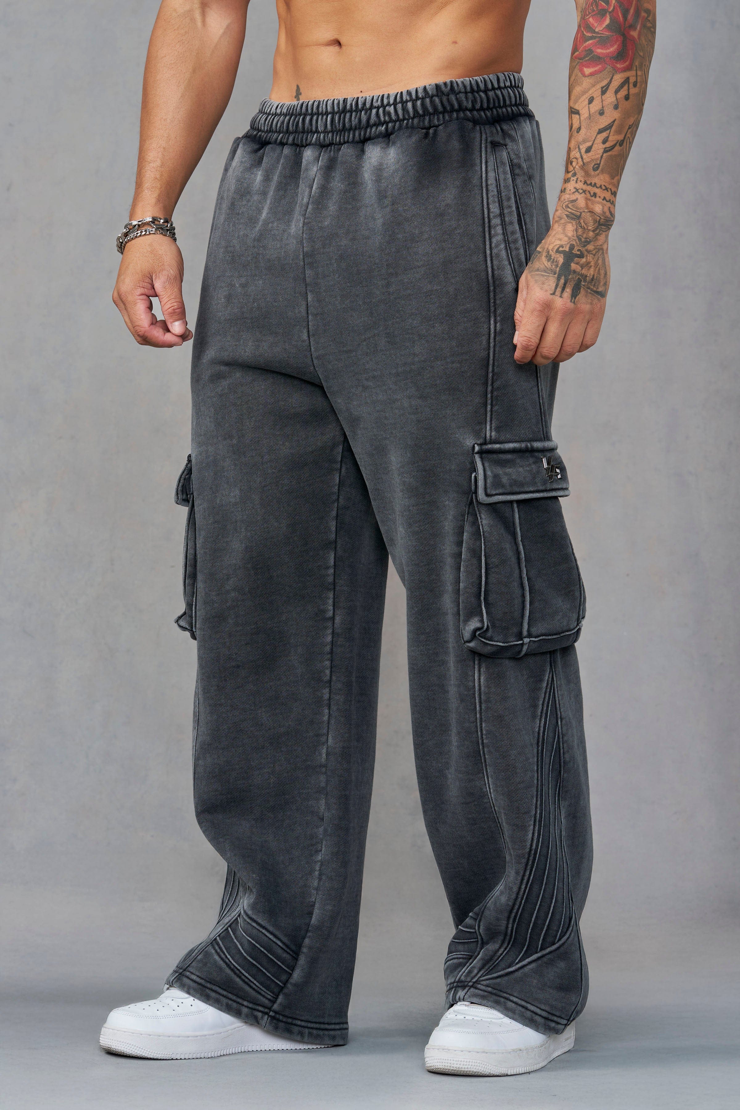 【新品未開封】 x Batman Armored Pants YoungLA x Batman Armored Sweatpants Grey Wash Men's - FW25 - US