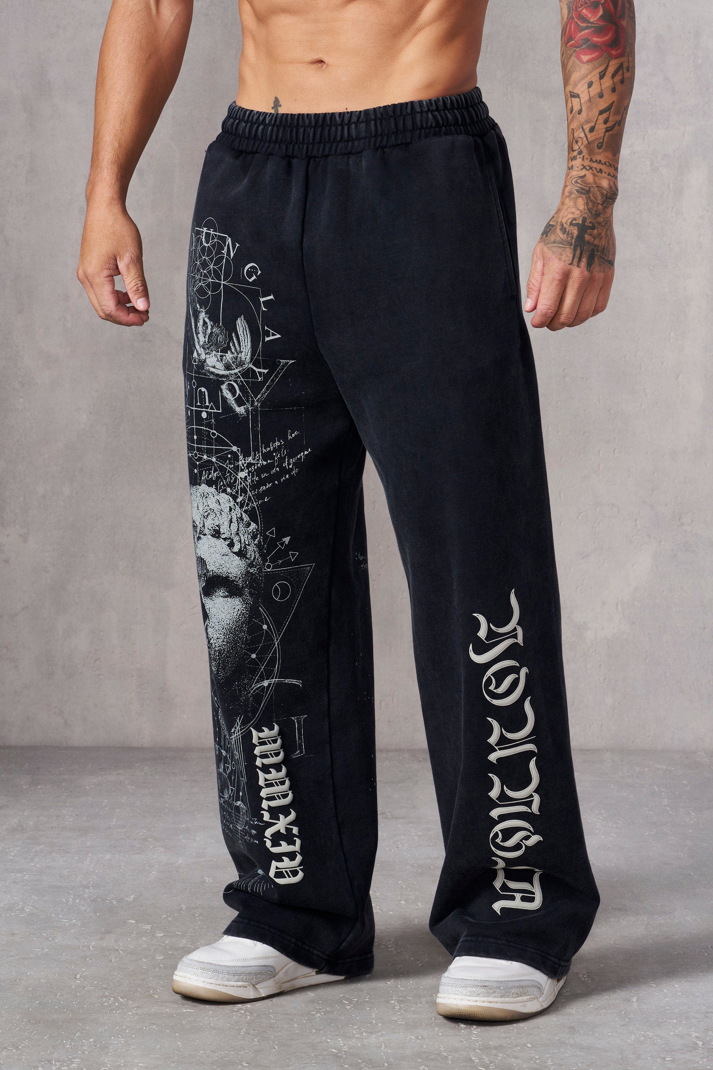 2139 - Renaissance Sweats