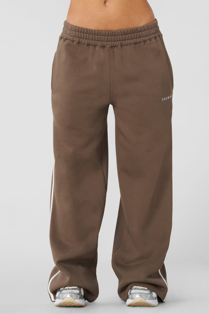 W239 - Streak Joggers - Laid-back slouchy joggers designed for ultimate comfort and style. Perfect for lounging, layering, or stepping out. Pair with the matching tank for a minimal, cozy, effortless look in Taupe.