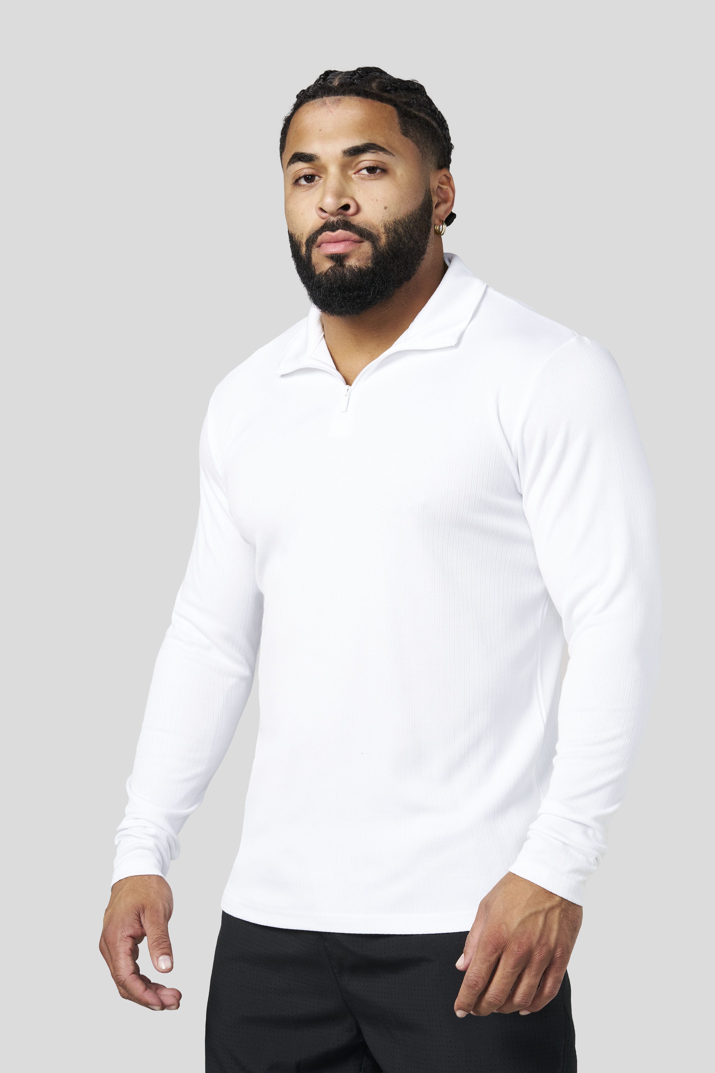 8124 - Essential Quarter Zip
