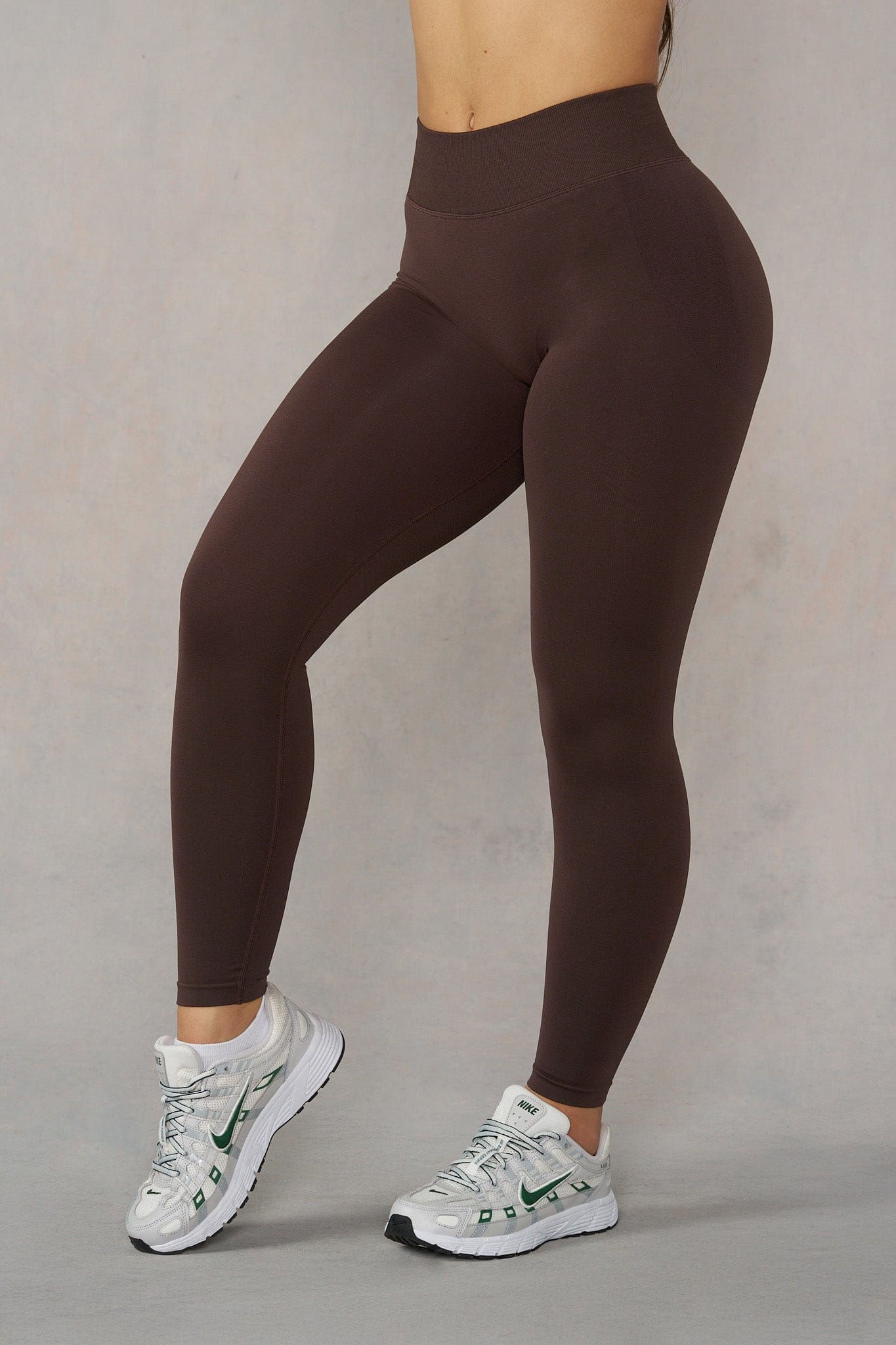 Nala レギンス　High waist half leggings W2223 - Motion Seamless Leggings