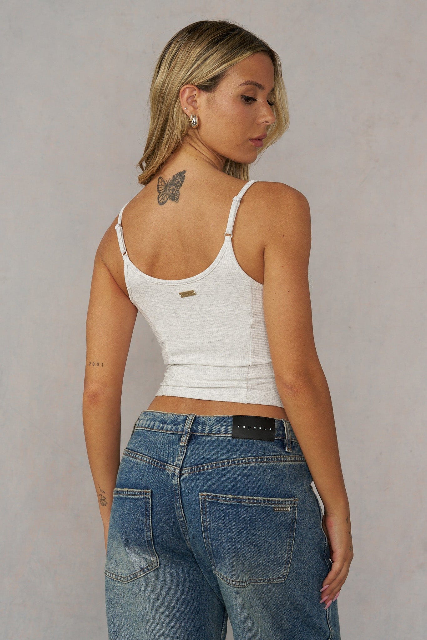 W4122 - Contour Tank