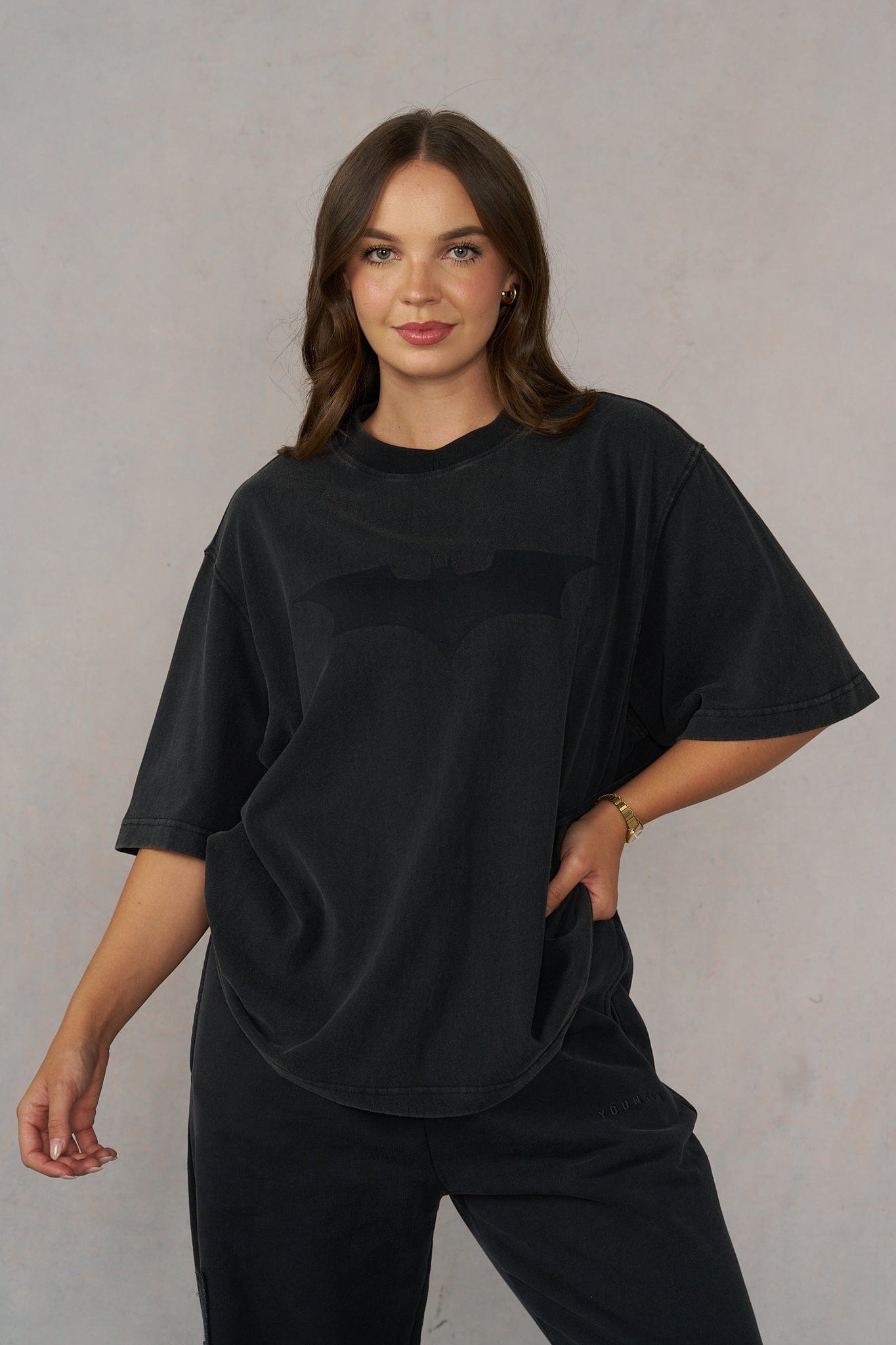 W4103 Batman Lived-in Tee -FH-BF-NOV 25TH