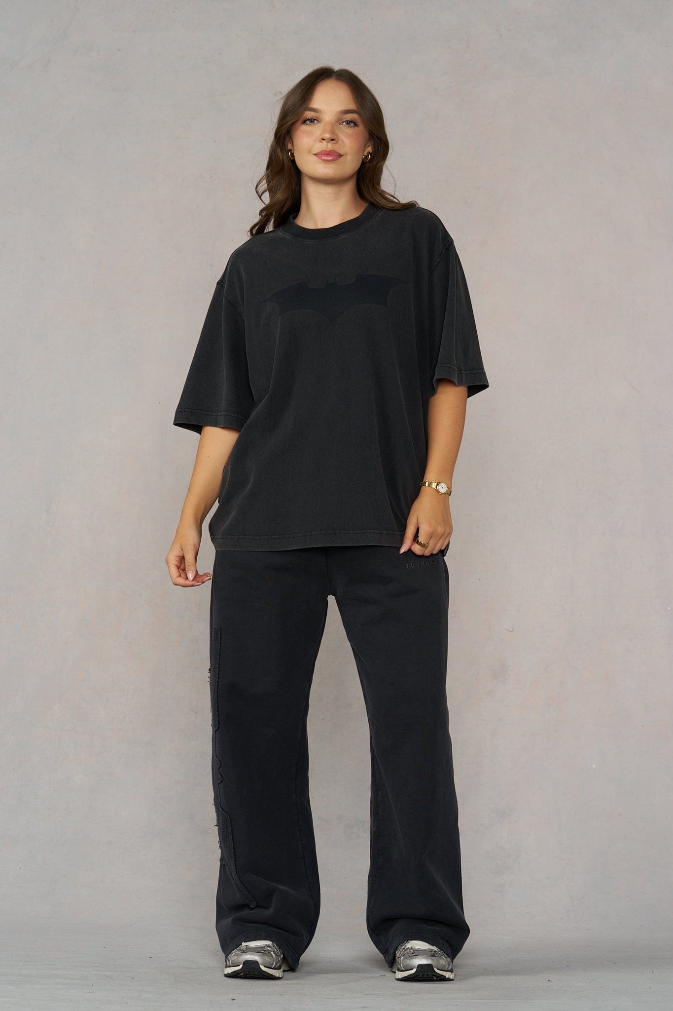 W4103 Batman Lived-in Tee -FH-BF-NOV 25TH