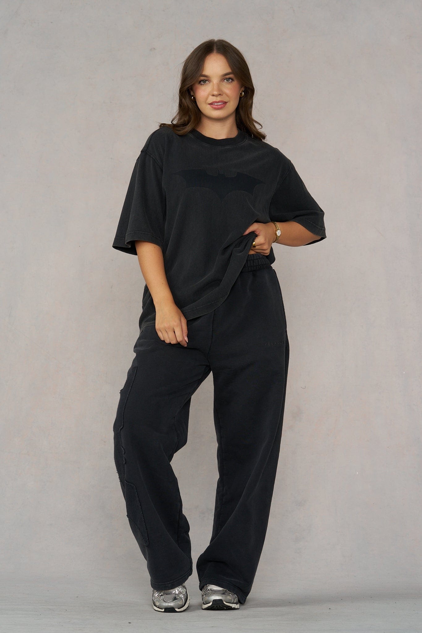 W4103 Batman Lived-in Tee -FH-BF-NOV 25TH