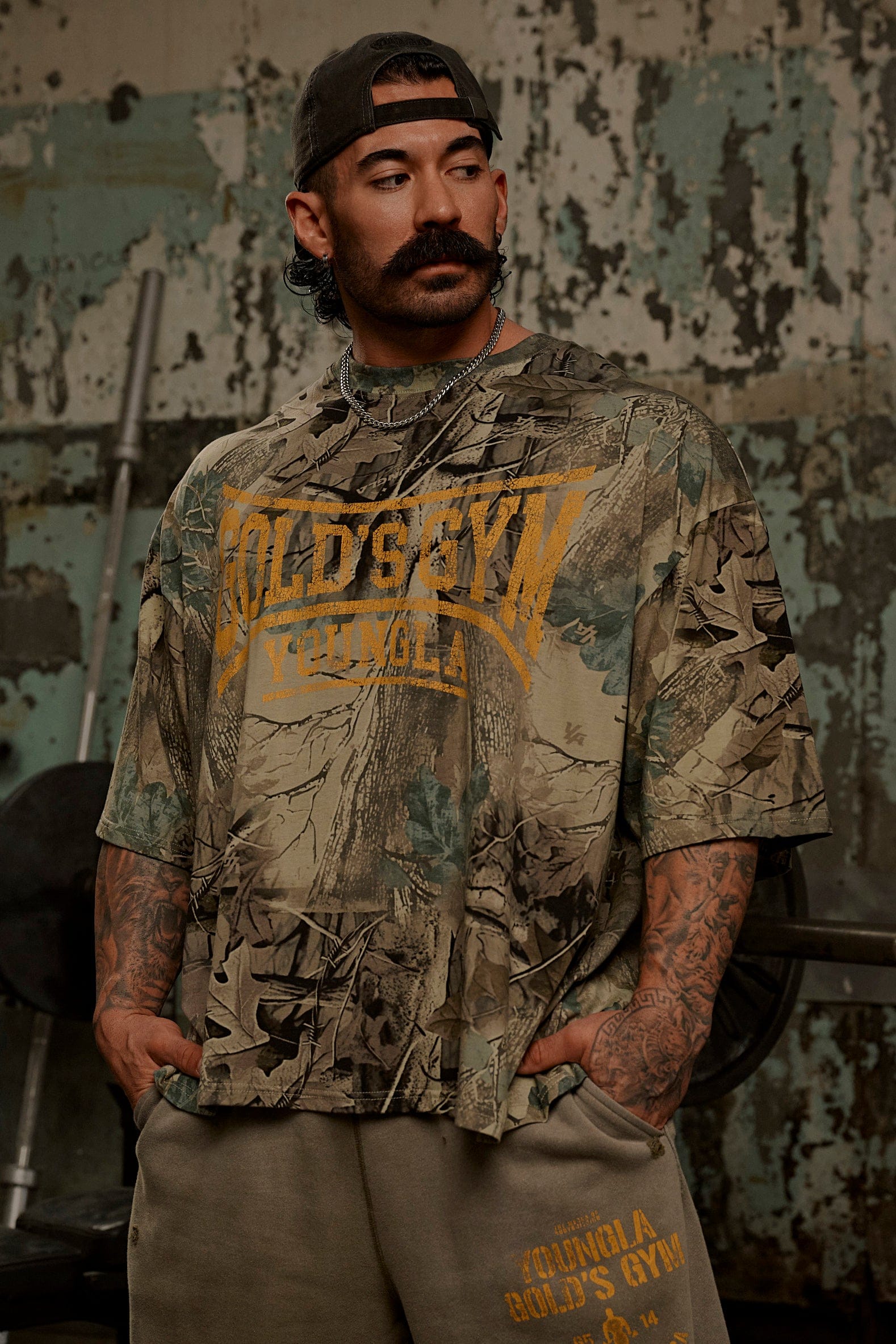 GOLD'S GYM Tシャツビンテージハンティングドンビーチ未使用 4248 - Gold's Iron Legacy Huge Tees