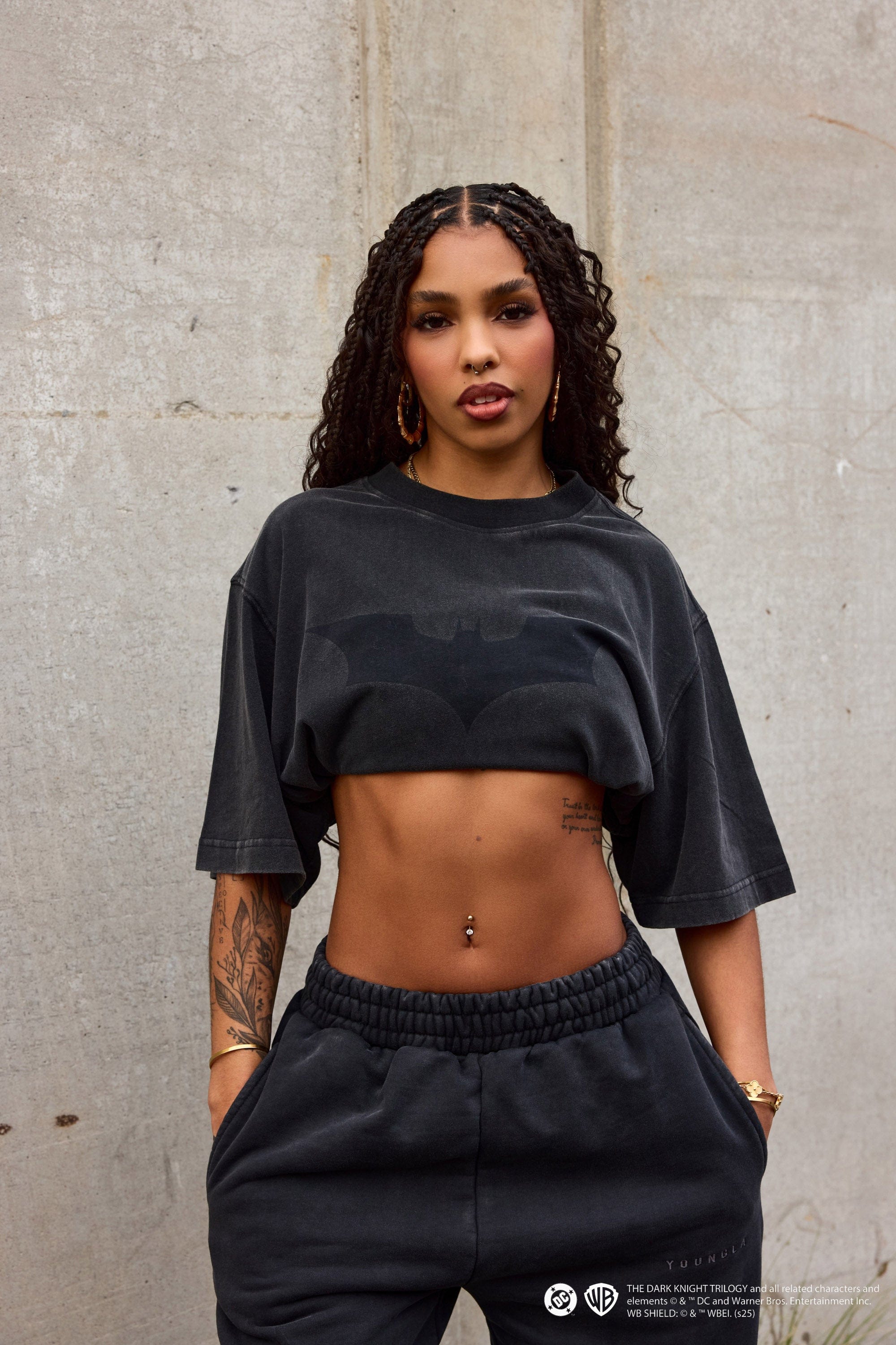 W4103 Batman Lived-in Tee -FH-BF-NOV 25TH