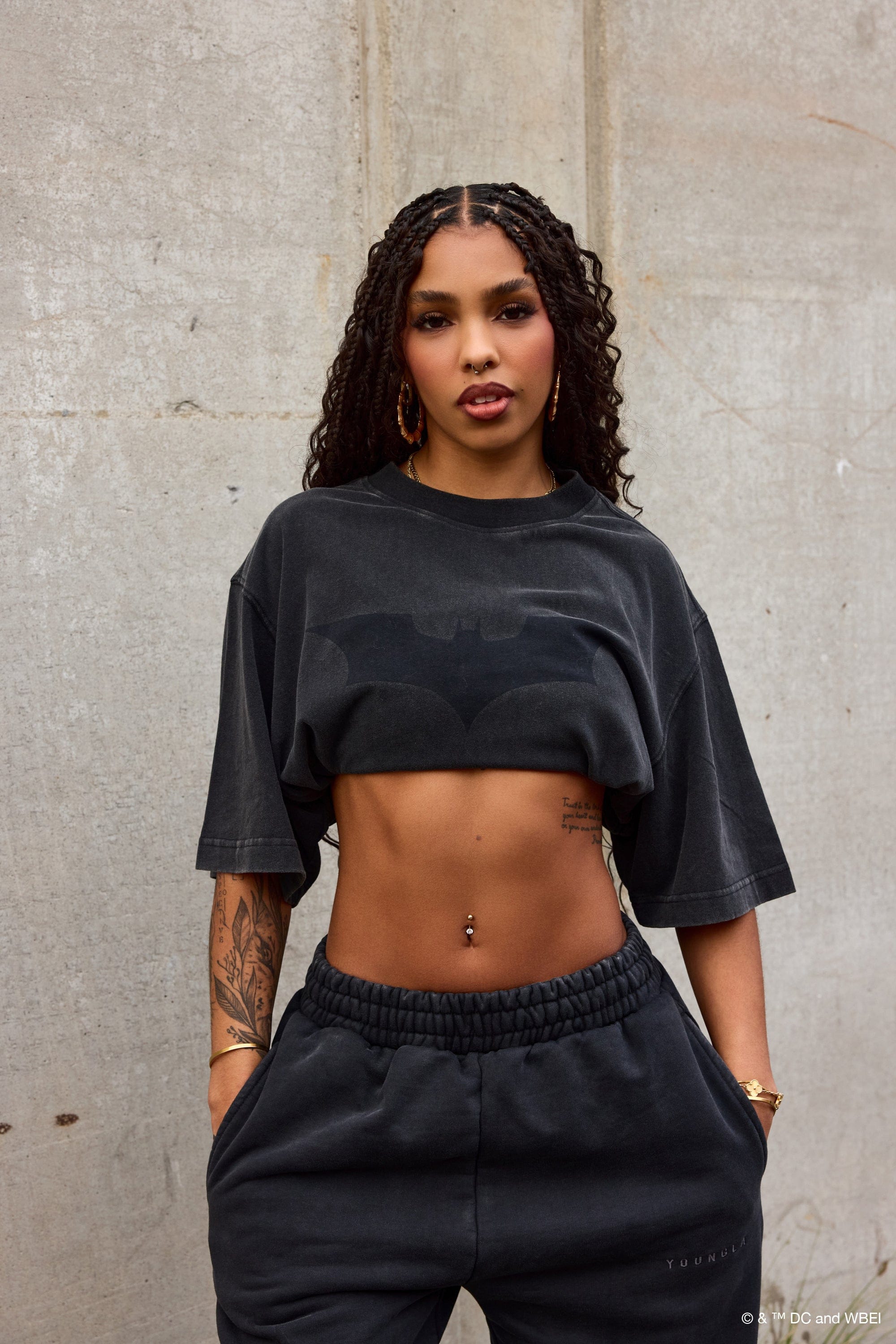 W4103 Batman Lived-in Tee -FH-BF-NOV 25TH